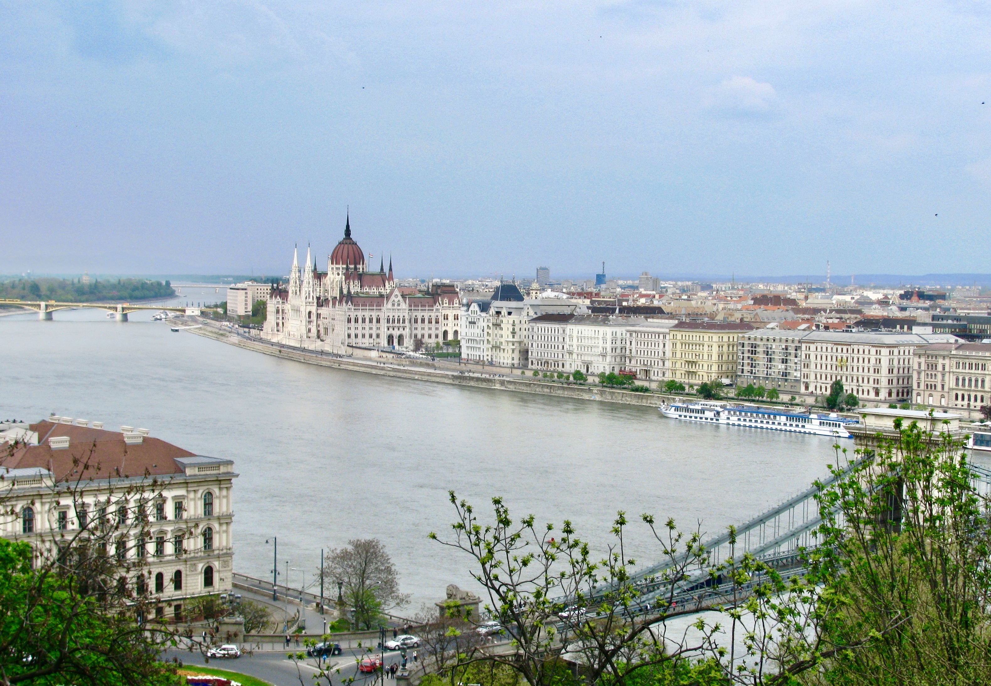 Tuna’nın İki Yakasından Birbirine Bakan Sımsıcak Bir Şehir: Budapeşte Gezi Rehberi